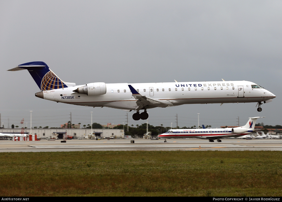 Aircraft Photo of N738SK | Bombardier CRJ-700 (CL-600-2C10) | United Express | AirHistory.net #742534