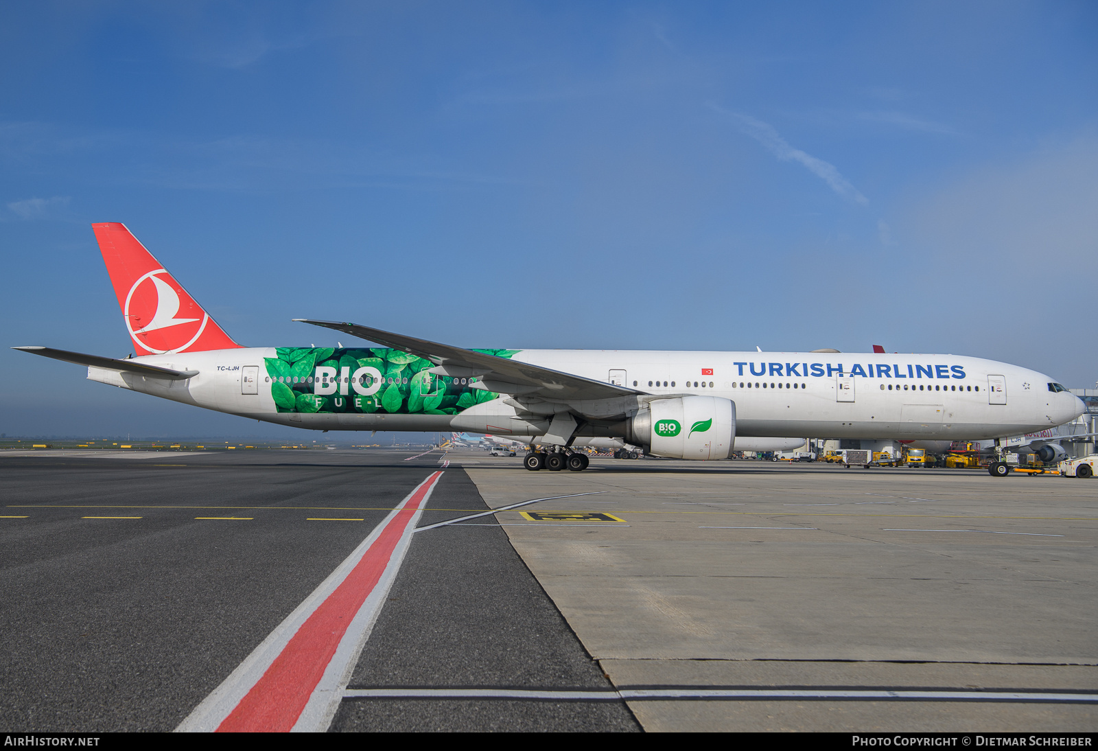 Aircraft Photo of TC-LJH | Boeing 777-3F2/ER | Turkish Airlines | AirHistory.net #742612