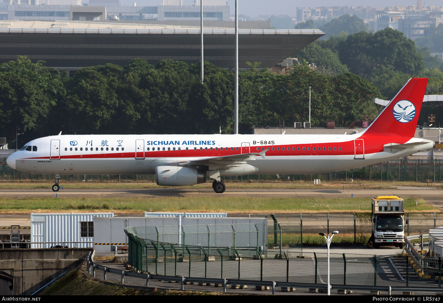 Aircraft Photo of B-6845 | Airbus A321-231 | Sichuan Airlines | AirHistory.net #742806