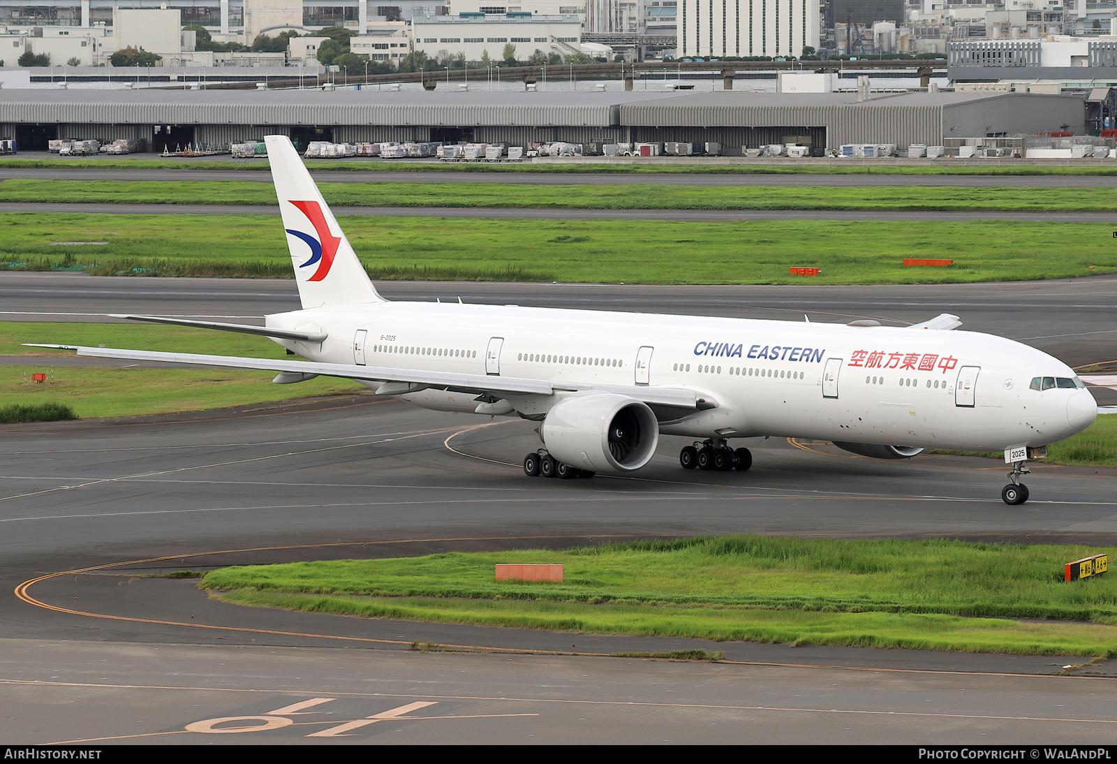 Aircraft Photo of B-2025 | Boeing 777-39P/ER | China Eastern Airlines | AirHistory.net #742857