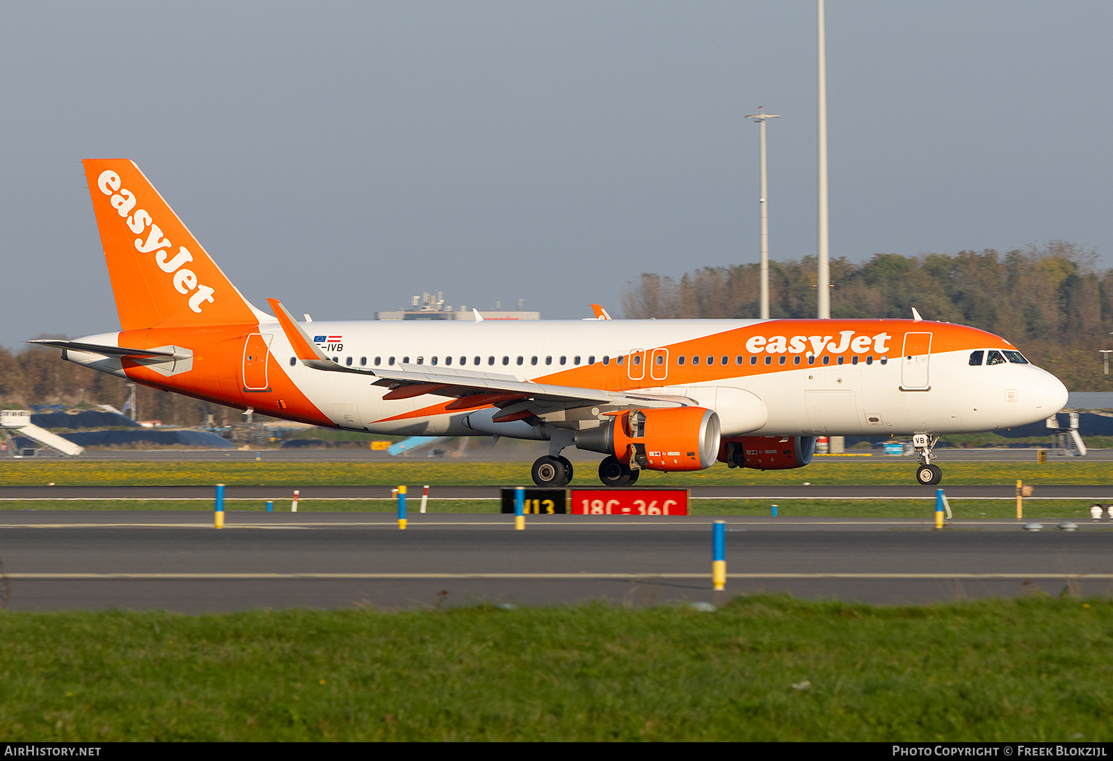 Aircraft Photo of OE-IVB | Airbus A320-214 | EasyJet | AirHistory.net #742890