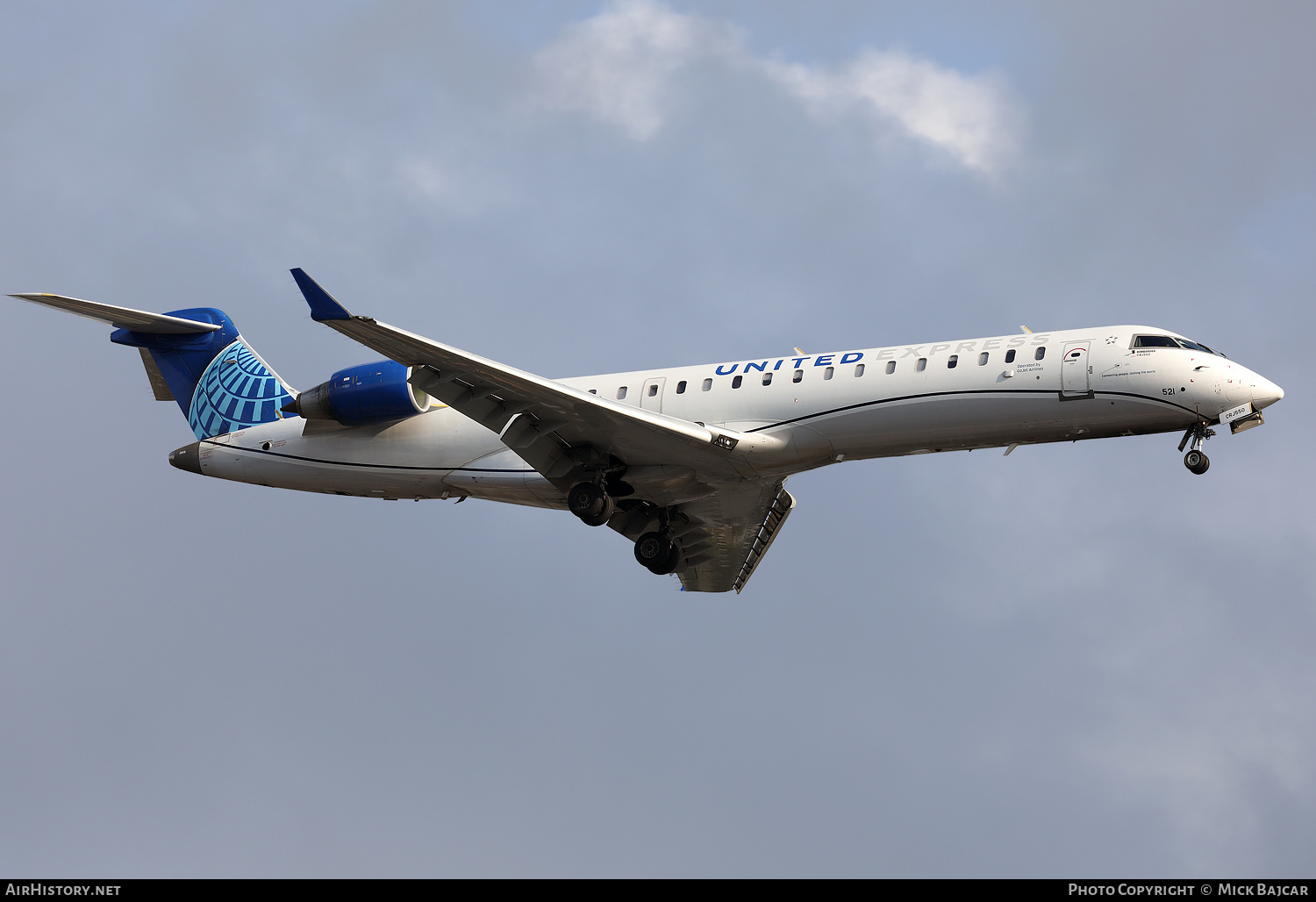 Aircraft Photo of N521GJ | Bombardier CRJ-701ER (CL-600-2C10) | United Express | AirHistory.net #742917