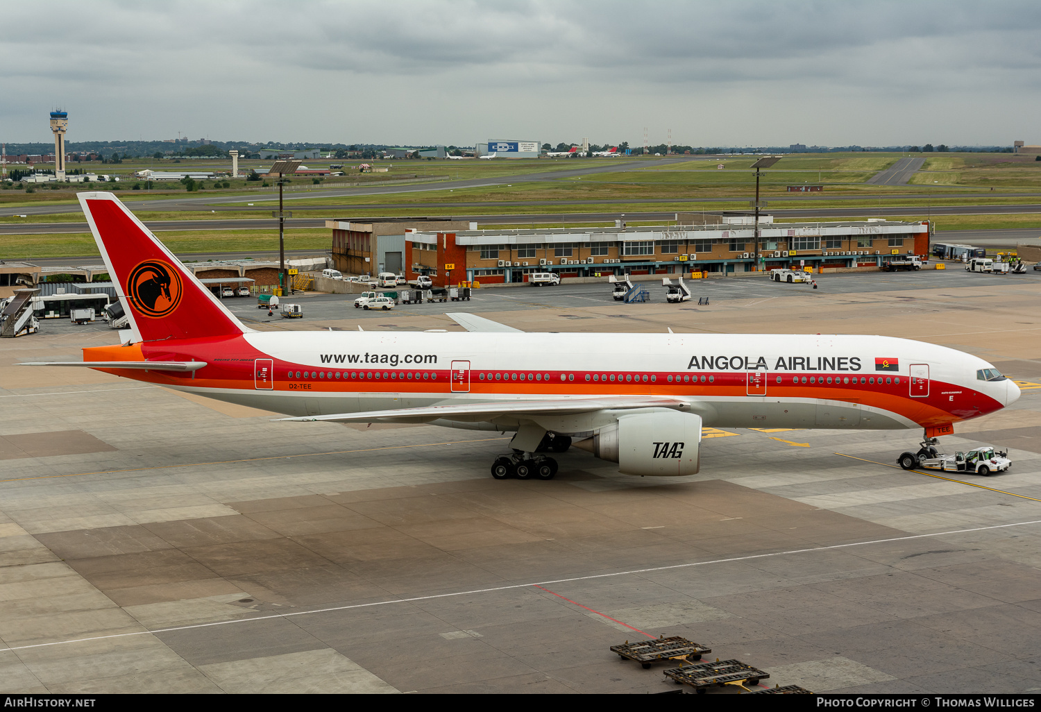 Aircraft Photo of D2-TEE | Boeing 777-2M2/ER | TAAG Angola Airlines - Linhas Aéreas de Angola | AirHistory.net #742924
