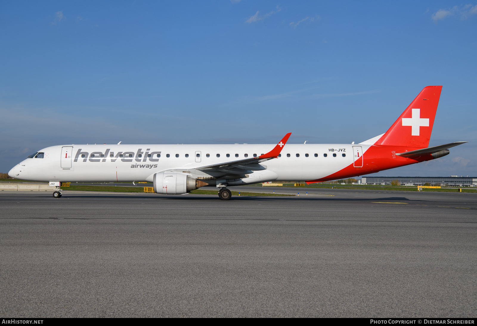 Aircraft Photo of HB-JVZ | Embraer 195AR (ERJ-190-200IGW) | Helvetic Airways | AirHistory.net #742941