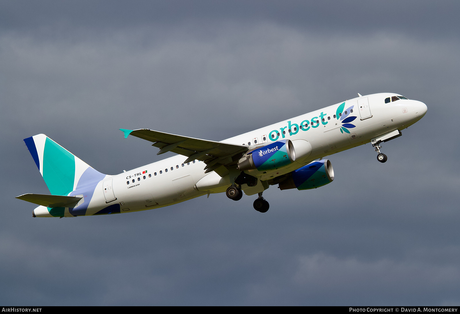 Aircraft Photo of CS-TRL | Airbus A320-214 | Orbest | AirHistory.net #743032
