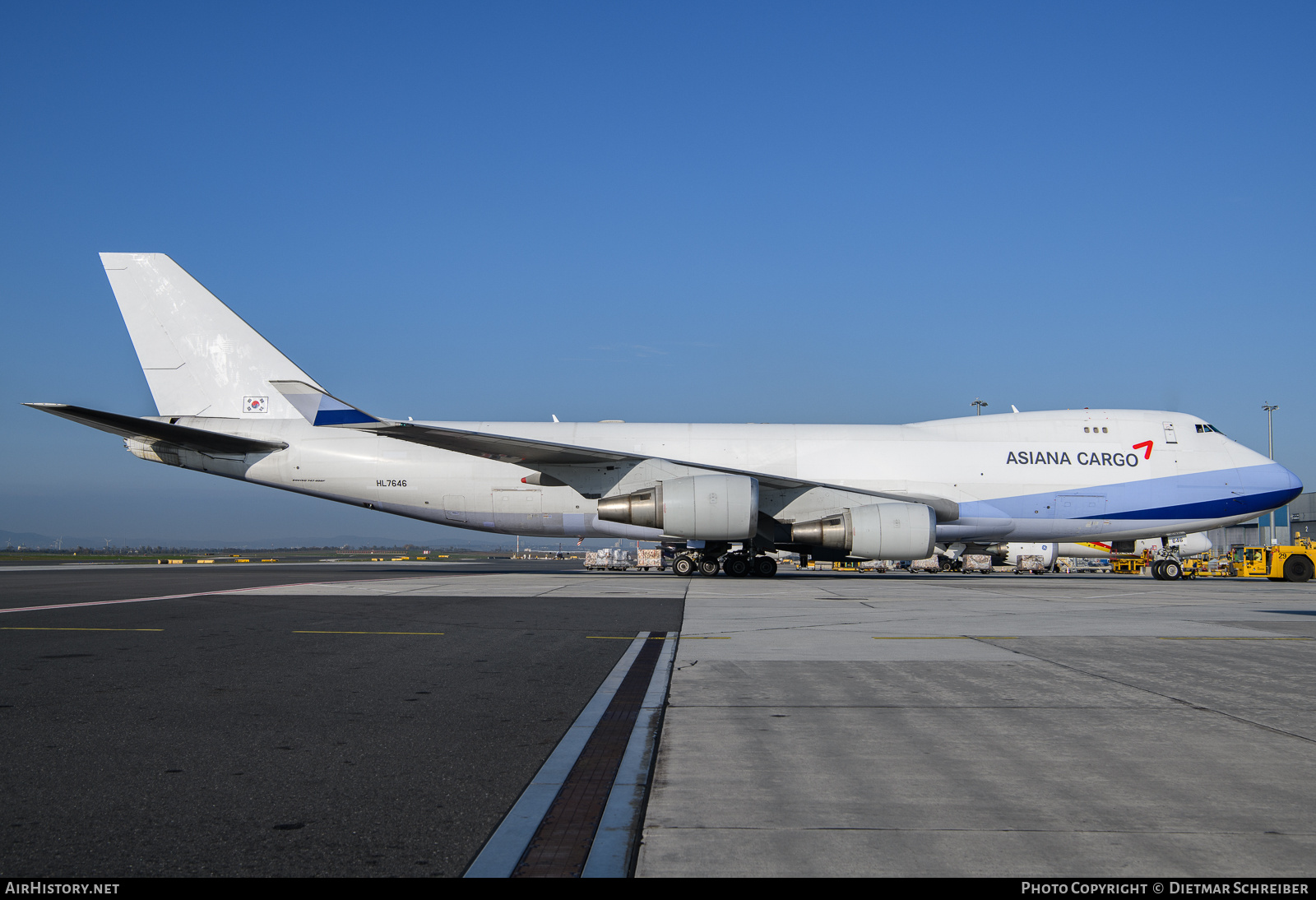 Aircraft Photo of HL7646 | Boeing 747-409F/SCD | Asiana Airlines Cargo | AirHistory.net #743054
