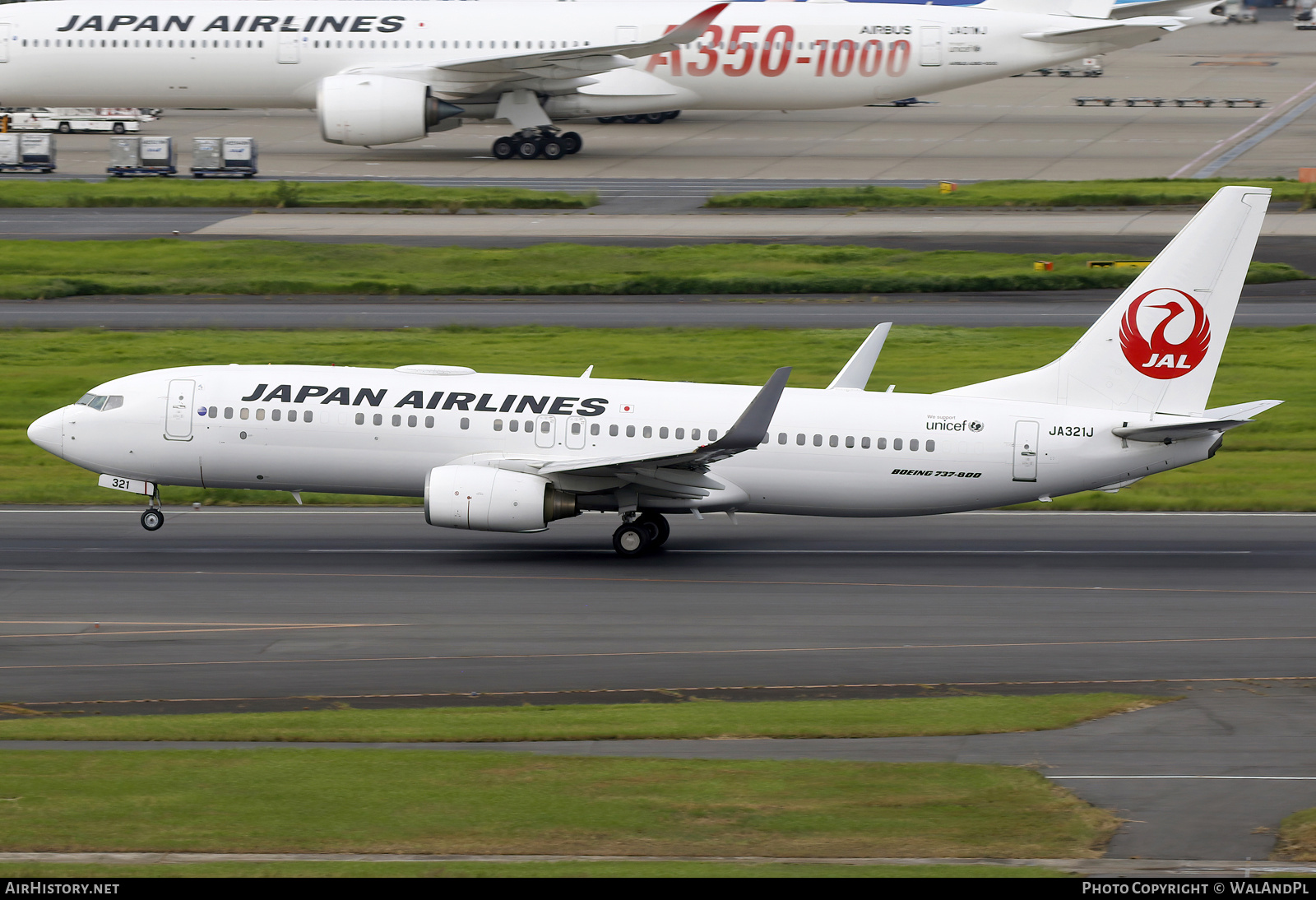 Aircraft Photo of JA321J | Boeing 737-846 | Japan Airlines - JAL | AirHistory.net #743083
