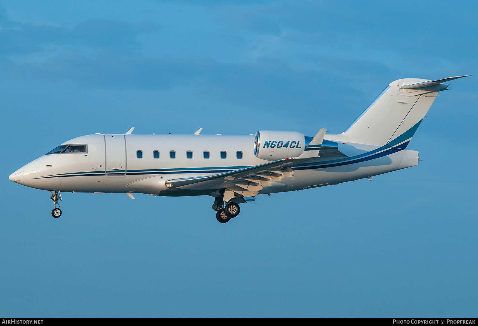 Aircraft Photo of N604CL | Bombardier Challenger 604 (CL-600-2B16) | AirHistory.net #743153