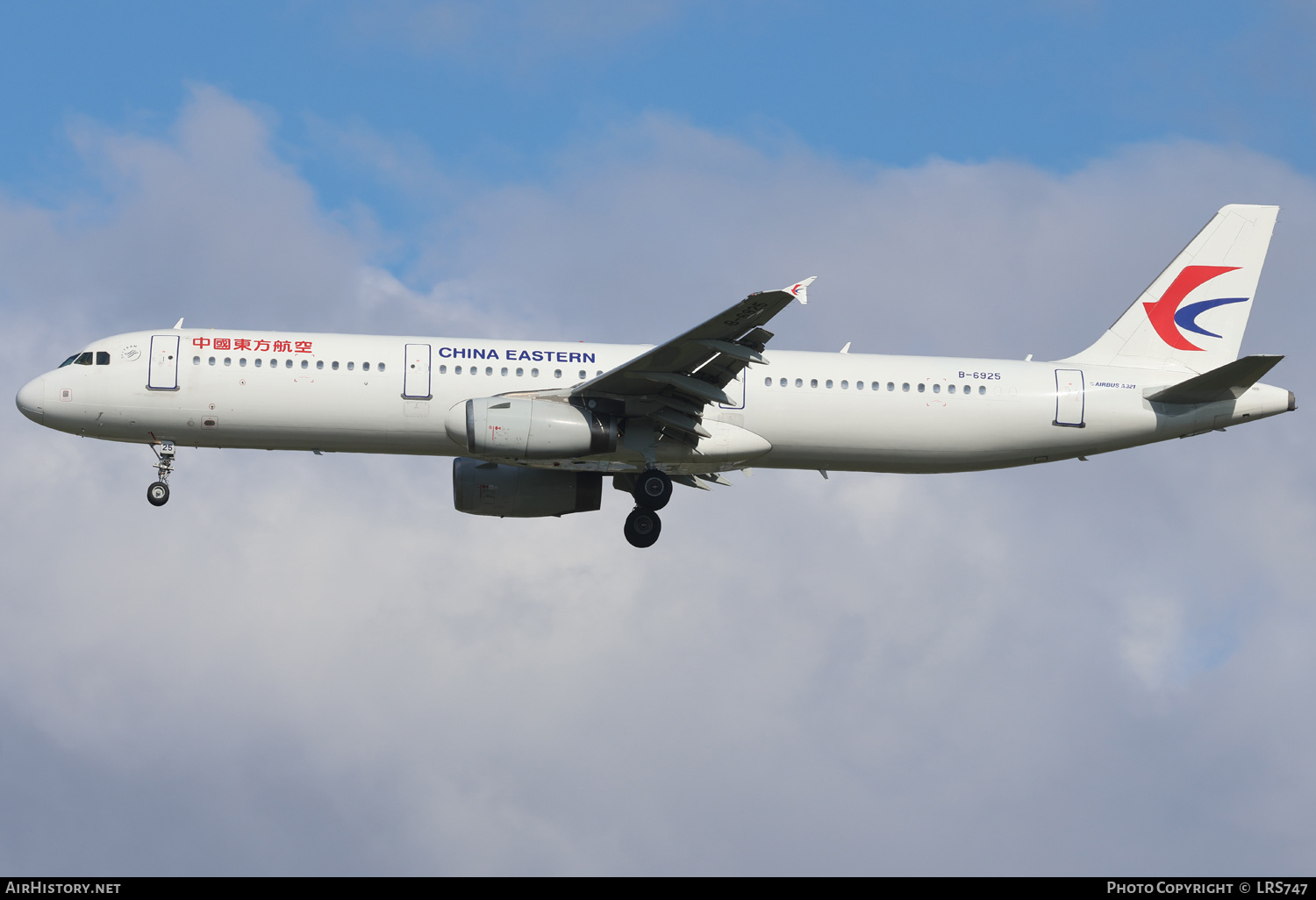 Aircraft Photo of B-6925 | Airbus A321-231 | China Eastern Airlines | AirHistory.net #743313