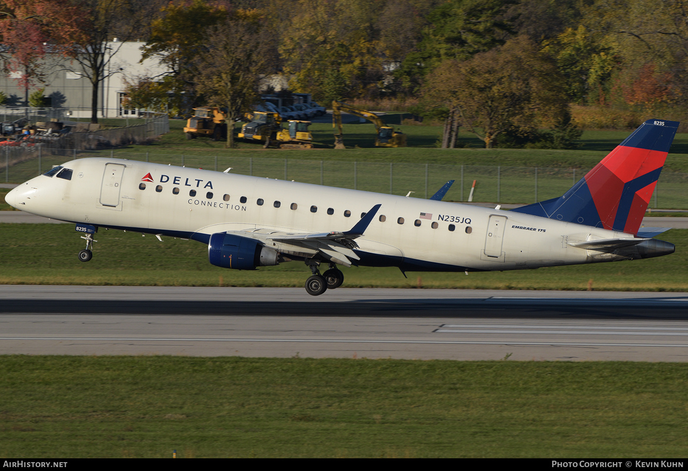 Aircraft Photo of N235JQ | Embraer 175LR (ERJ-170-200LR) | Delta Connection | AirHistory.net #743316