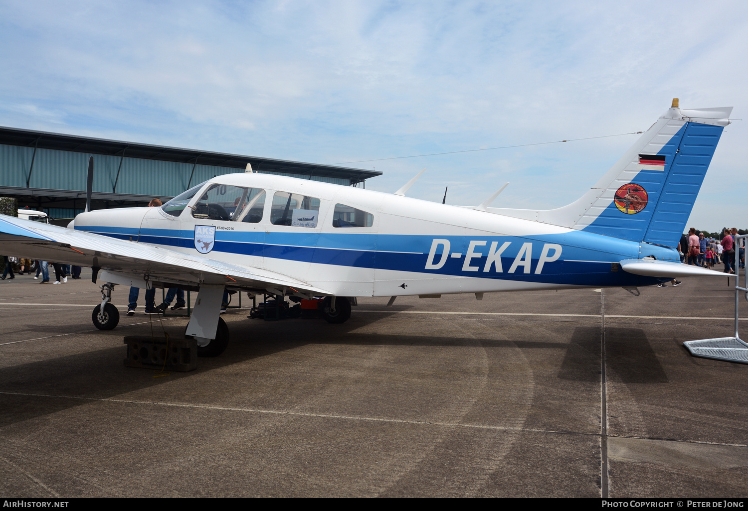 Aircraft Photo of D-EKAP | Piper PA-28R-200 Cherokee Arrow II | AKS Aviation | AirHistory.net #743326