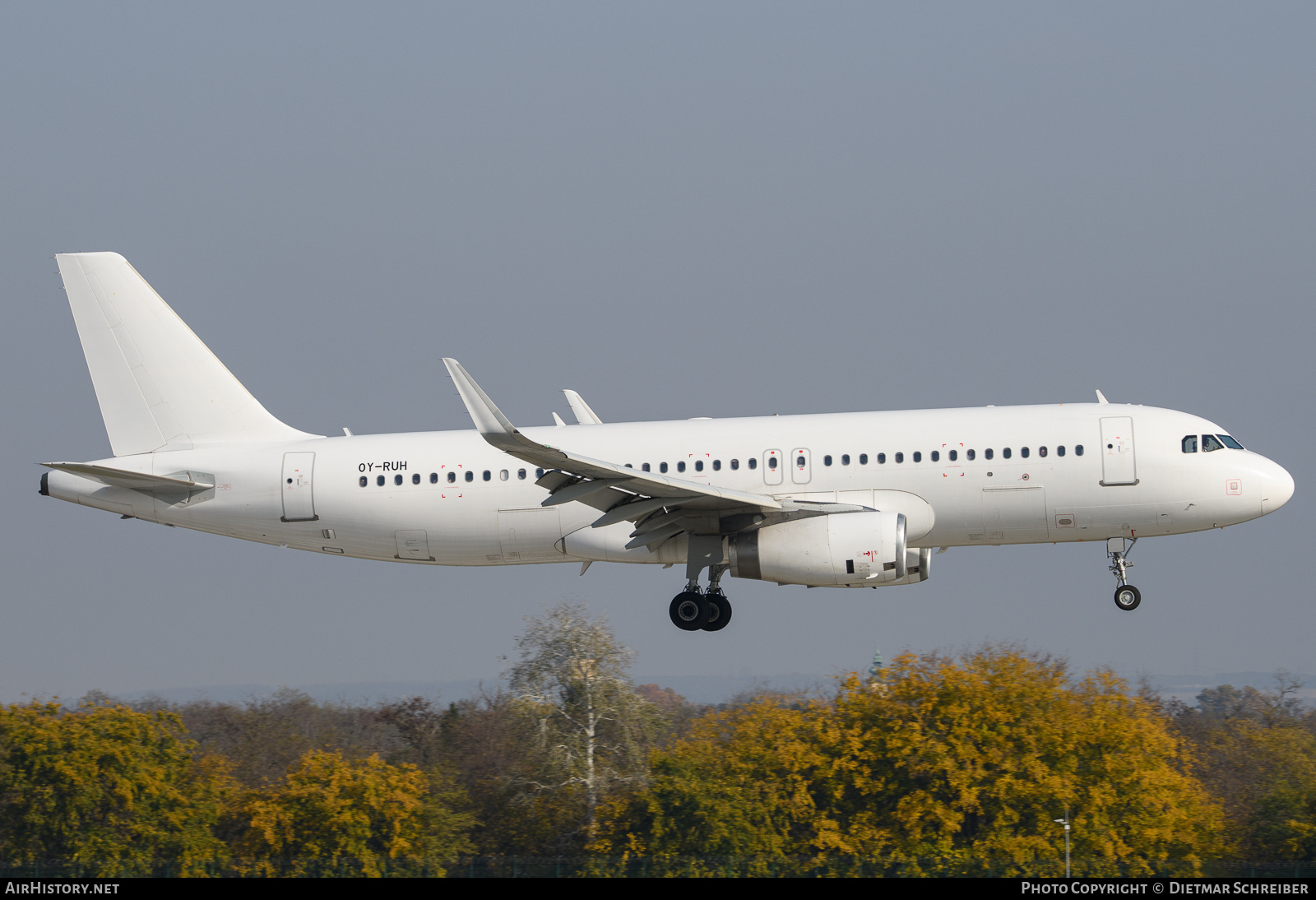 Aircraft Photo of OY-RUH | Airbus A320-232 | AirHistory.net #743433