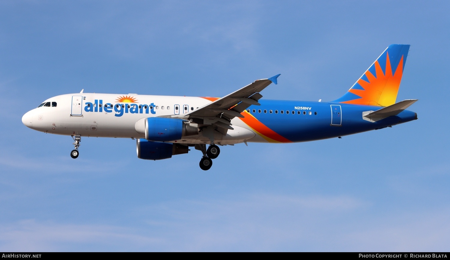 Aircraft Photo of N258NV | Airbus A320-214 | Allegiant Air | AirHistory.net #743868