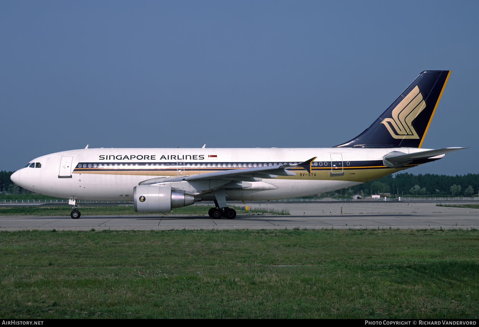 Aircraft Photo of 9V-STA | Airbus A310-324 | Singapore Airlines | AirHistory.net #743901