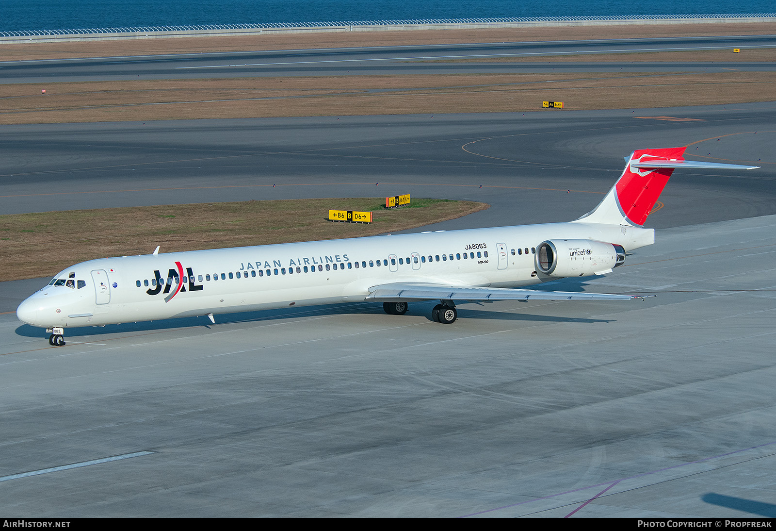 Aircraft Photo of JA8063 | McDonnell Douglas MD-90-30 | Japan Airlines - JAL | AirHistory.net #744034