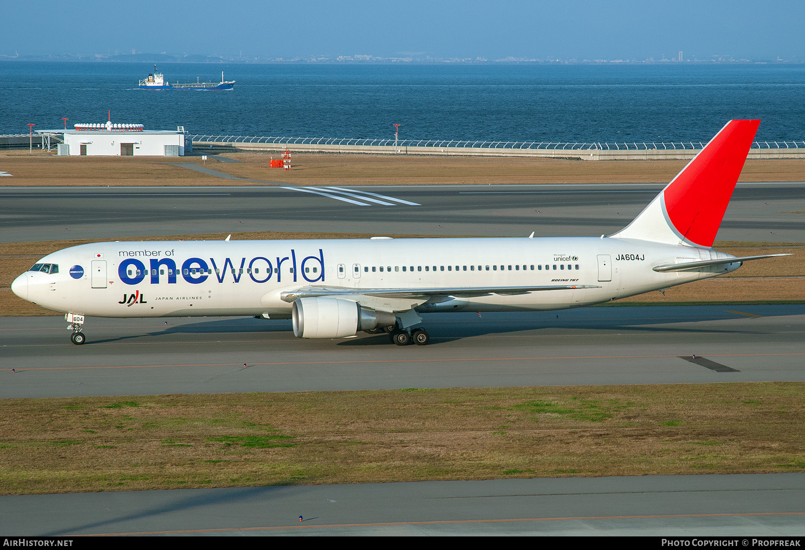 Aircraft Photo of JA604J | Boeing 767-346/ER | Japan Airlines - JAL | AirHistory.net #744036