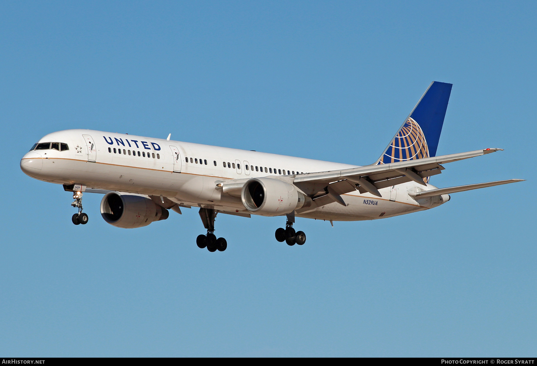 Aircraft Photo of N529UA | Boeing 757-222 | United Airlines | AirHistory.net #744083