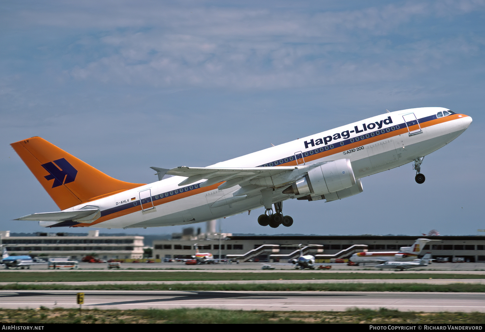 Aircraft Photo of D-AHLV | Airbus A310-204 | Hapag-Lloyd | AirHistory.net #744227