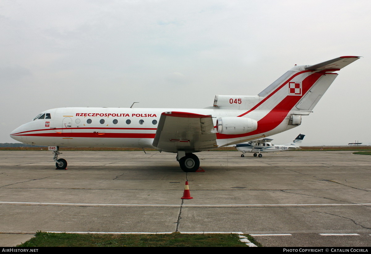Aircraft Photo of 045 | Yakovlev Yak-40 | Poland - Air Force | AirHistory.net #744248