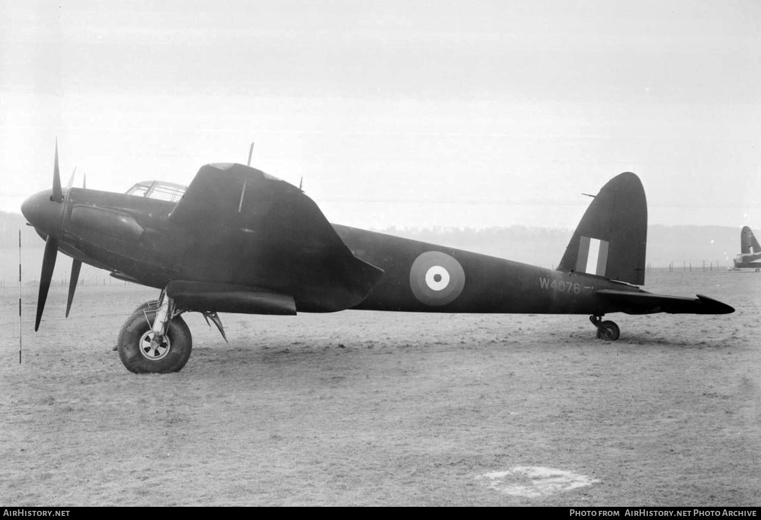 Aircraft Photo of W4076 | De Havilland D.H. 98 Mosquito F2 | UK - Air Force | AirHistory.net #744365