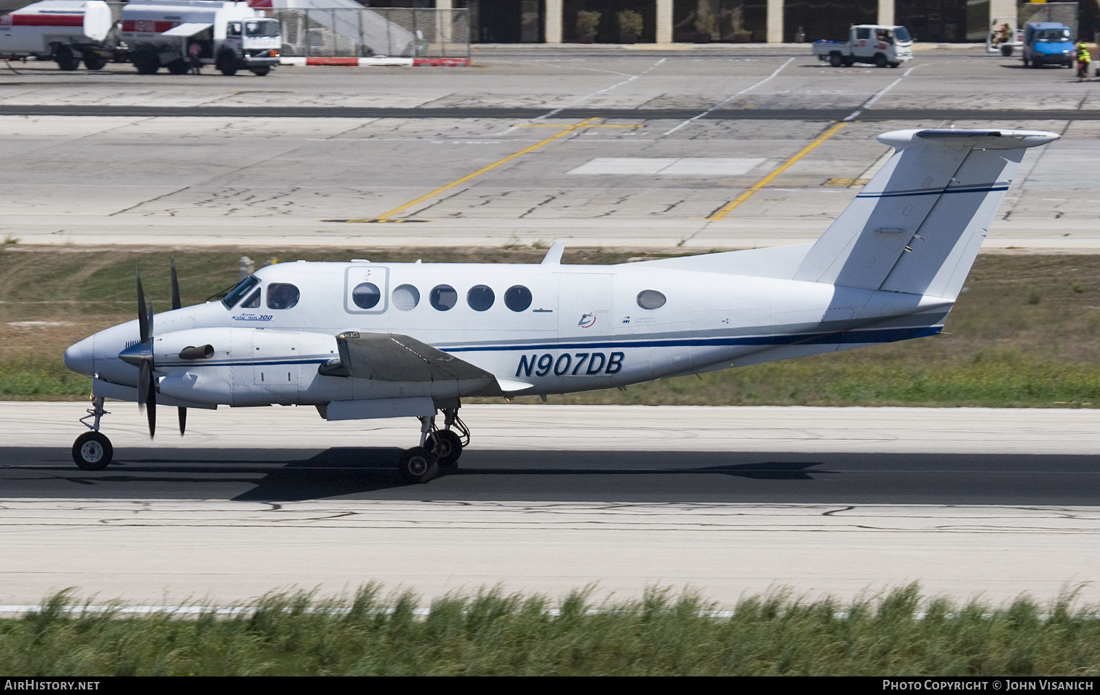 Aircraft Photo of N907DB | Beech Super King Air 300 | AirHistory.net #744452