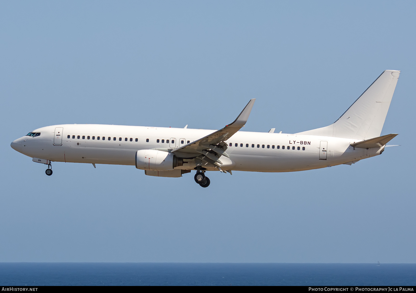 Aircraft Photo of LY-BBN | Boeing 737-8GJ | AirHistory.net #744478
