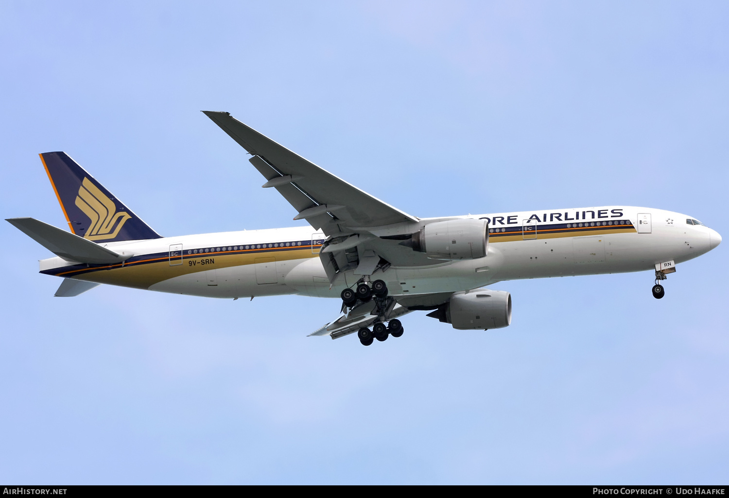 Aircraft Photo of 9V-SRN | Boeing 777-212/ER | Singapore Airlines | AirHistory.net #744517