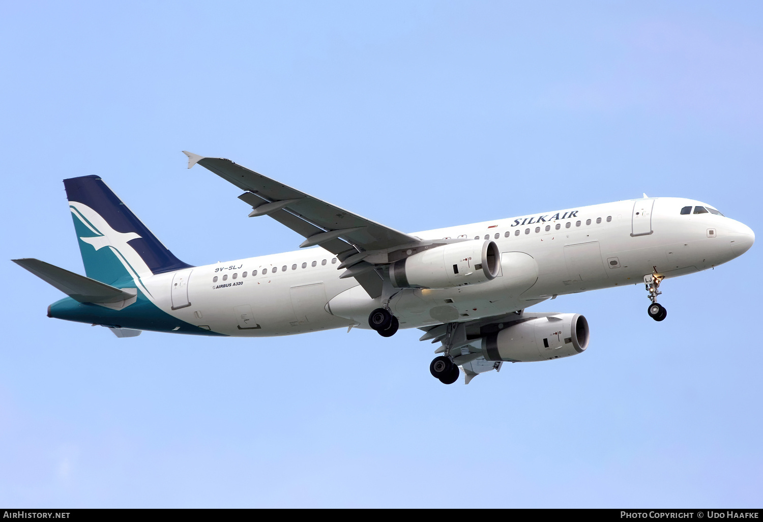 Aircraft Photo of 9V-SLJ | Airbus A320-233 | SilkAir | AirHistory.net #744523