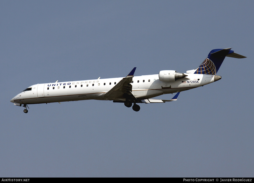 Aircraft Photo of N728SK | Bombardier CRJ-701ER (CL-600-2C10) | United Express | AirHistory.net #744693