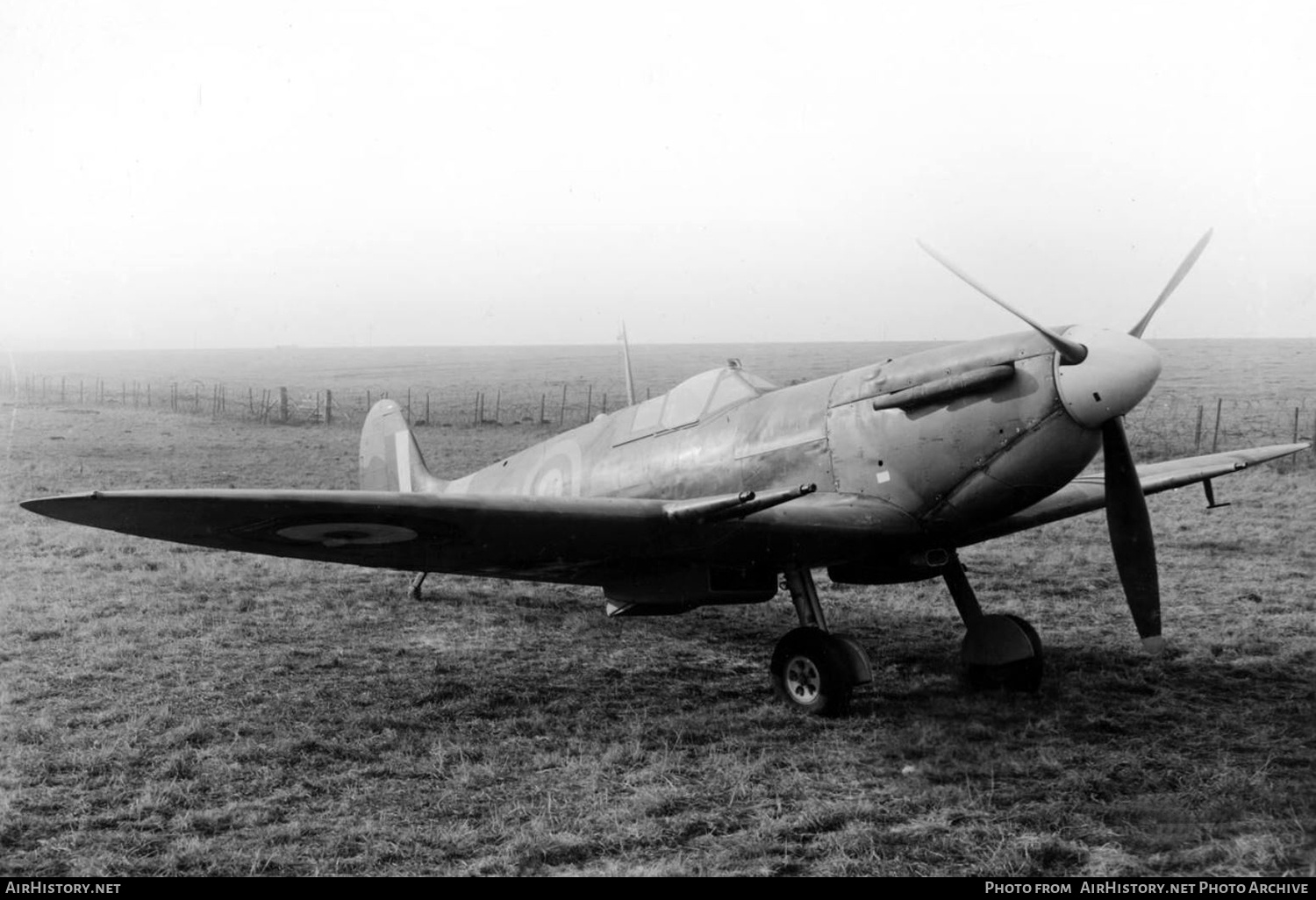 Aircraft Photo of AA873 | Supermarine 349 Spitfire F5C | UK - Air Force | AirHistory.net #744736