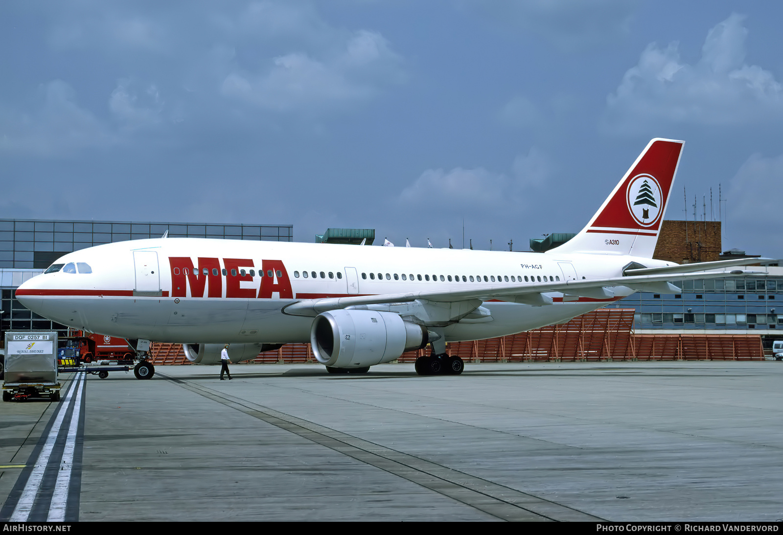 Aircraft Photo of PH-AGF | Airbus A310-203 | MEA - Middle East Airlines | AirHistory.net #744810