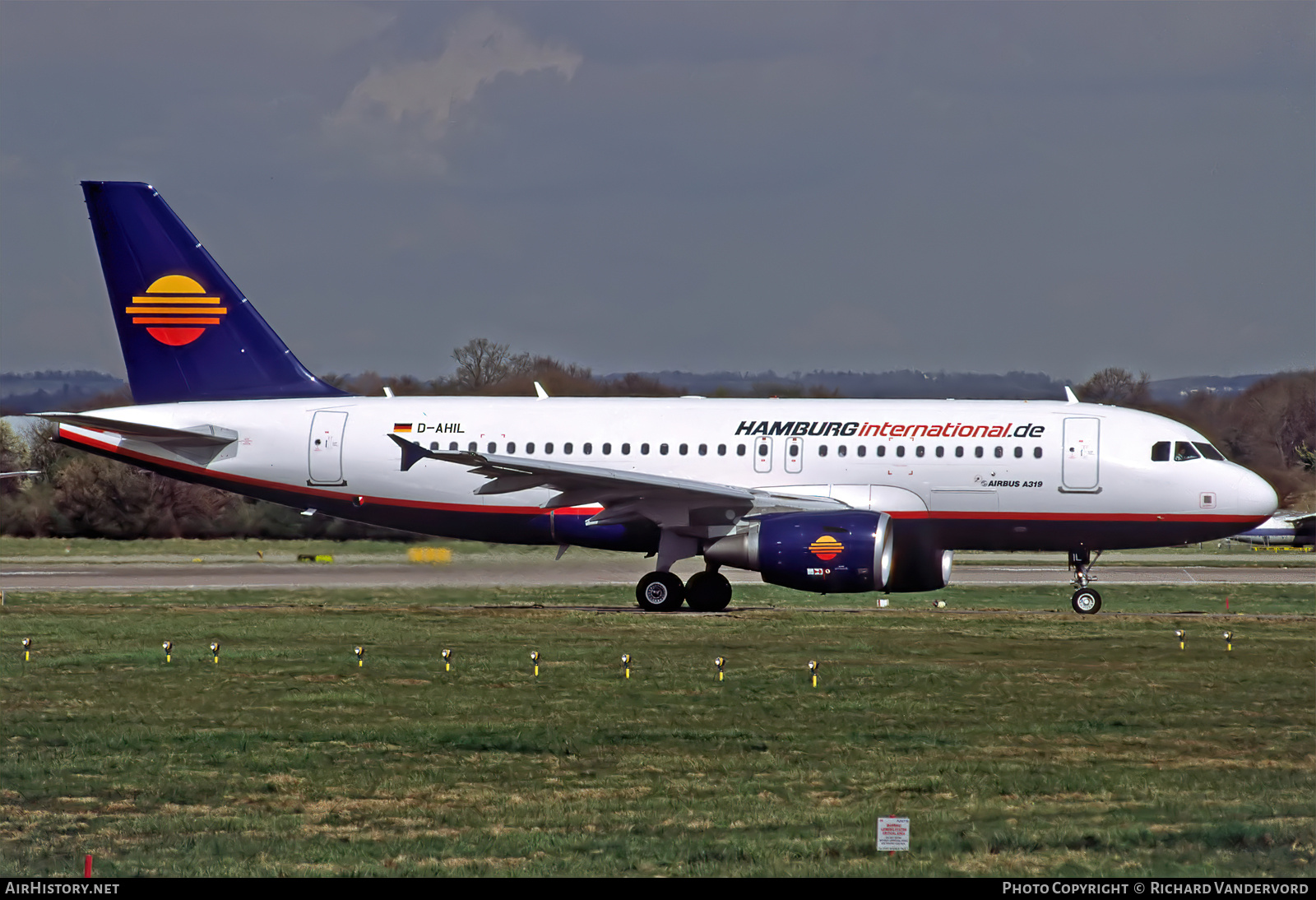 Aircraft Photo of D-AHIL | Airbus A319-112 | Hamburg International | AirHistory.net #744929