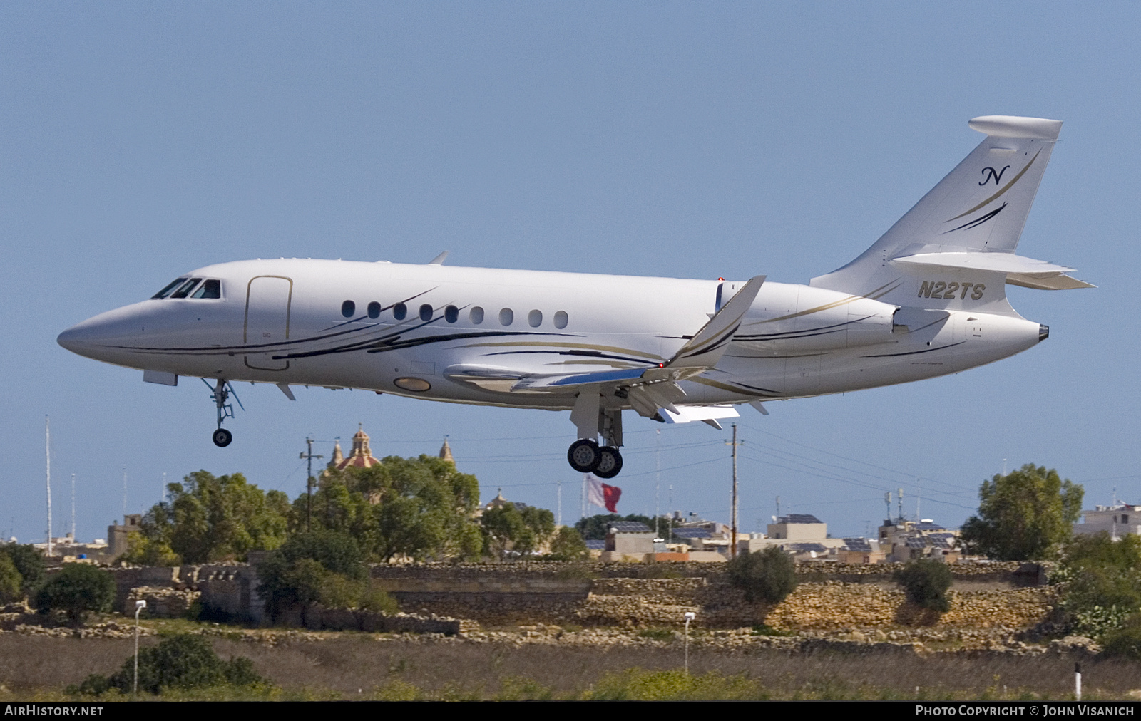 Aircraft Photo of N22TS | Dassault Falcon 2000 | AirHistory.net #744936
