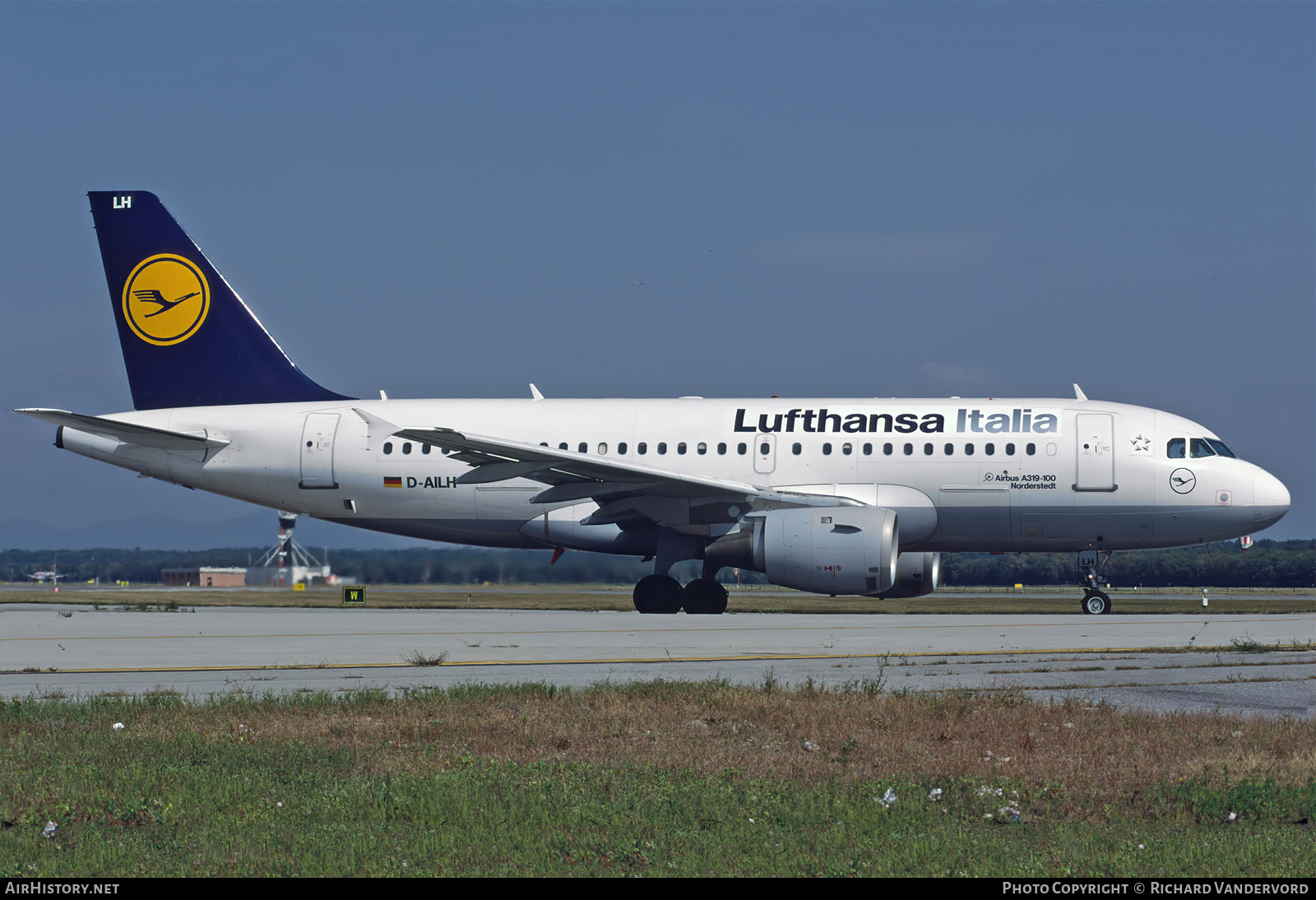 Aircraft Photo of D-AILH | Airbus A319-114 | Lufthansa Italia | AirHistory.net #744937
