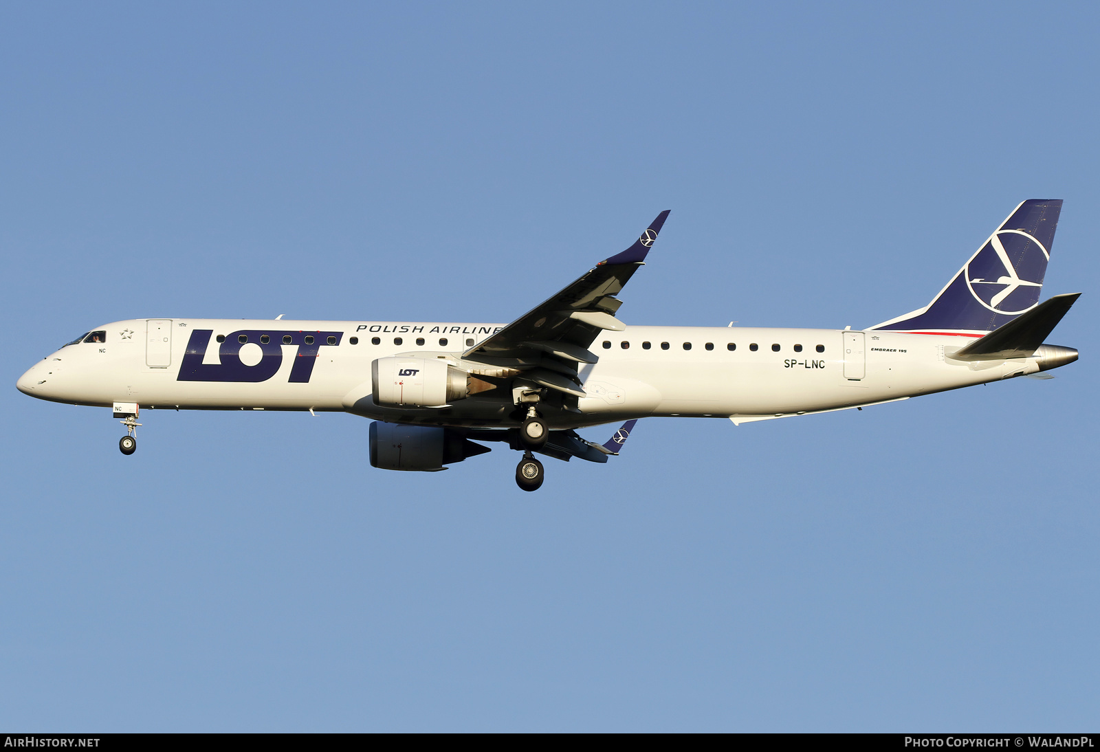 Aircraft Photo of SP-LNC | Embraer 195LR (ERJ-190-200LR) | LOT Polish Airlines - Polskie Linie Lotnicze | AirHistory.net #745014