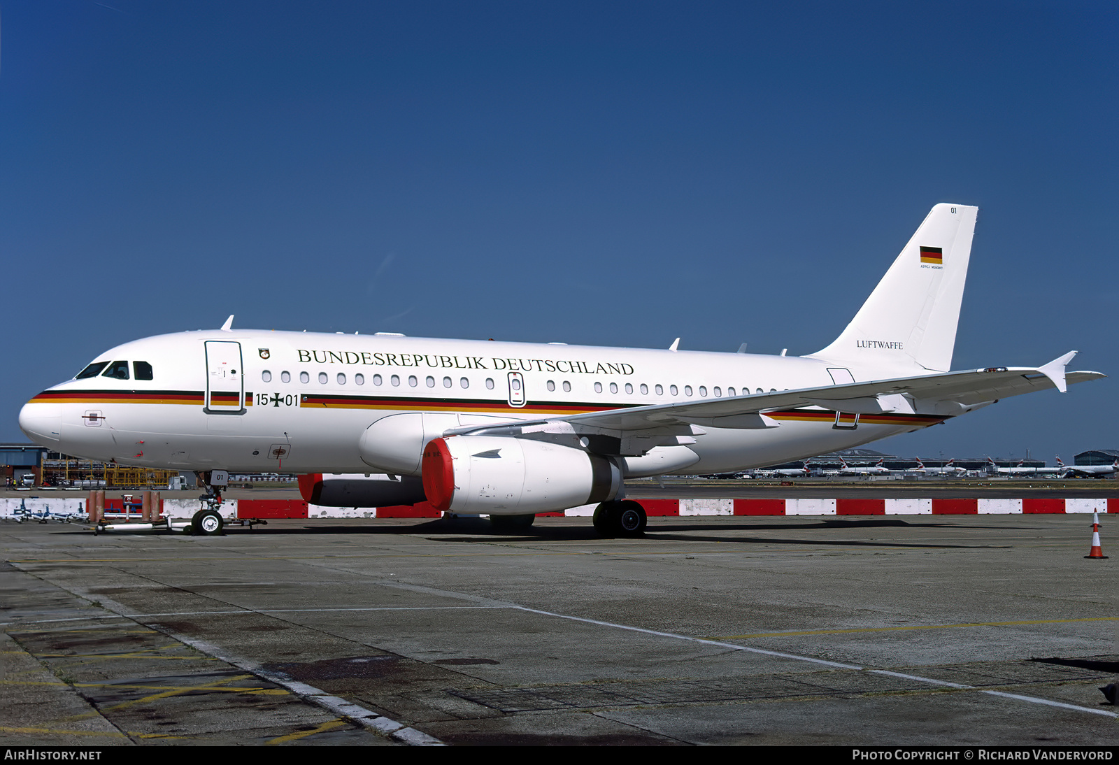 Aircraft Photo of 1501 | Airbus ACJ319 (A319-133/CJ) | Germany - Air Force | AirHistory.net #745048
