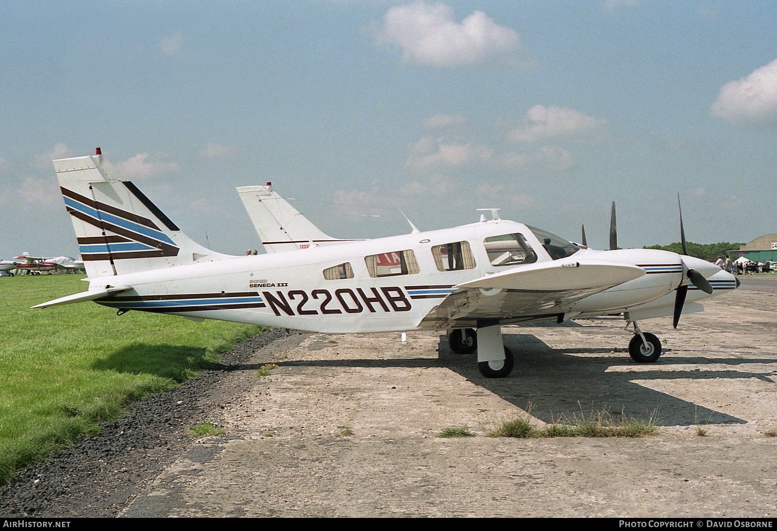Aircraft Photo of N220HB | Piper PA-34-220T Seneca III | AirHistory.net #745108