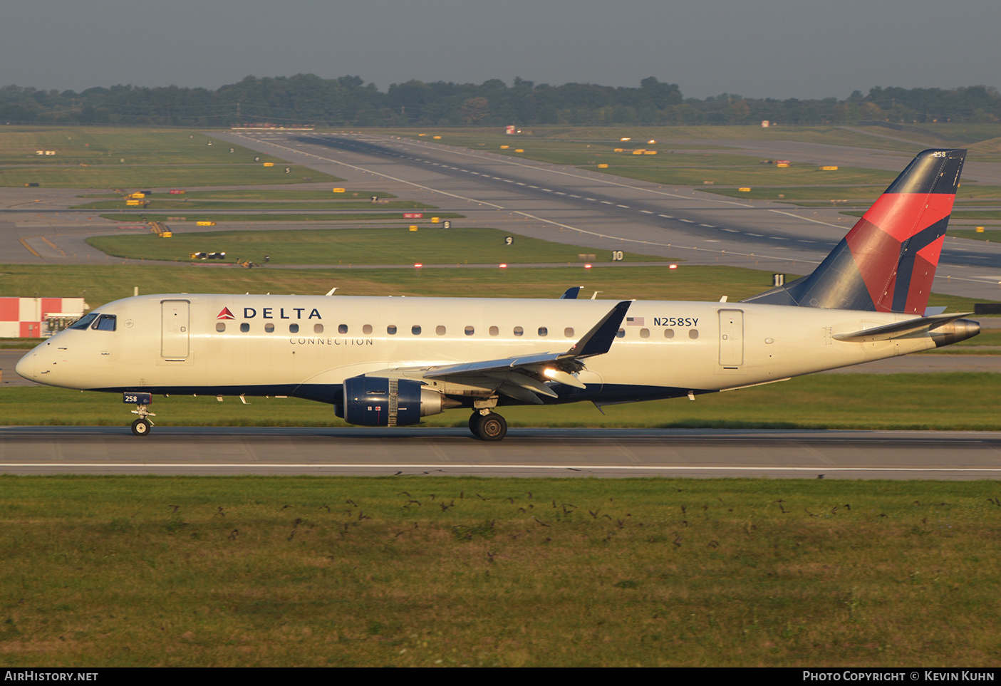 Aircraft Photo of N258SY | Embraer 175LR (ERJ-170-200LR) | Delta Connection | AirHistory.net #745201