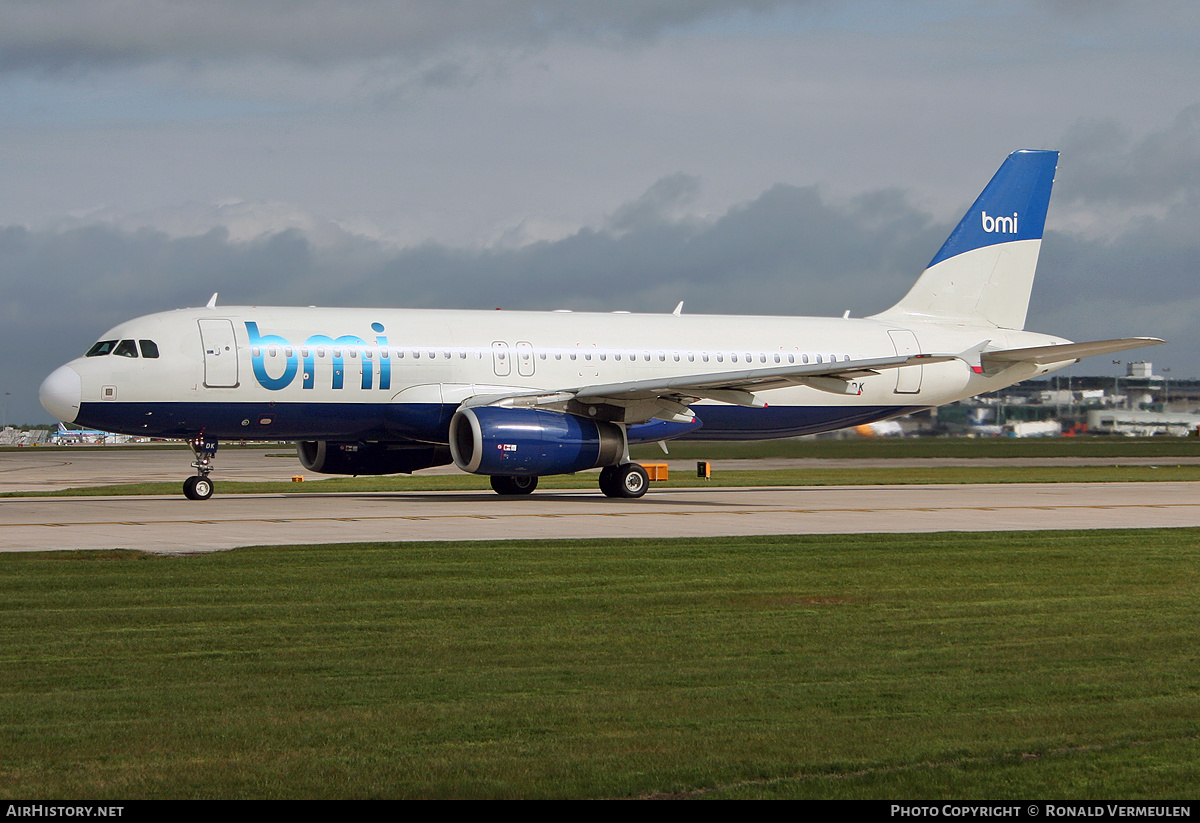 Aircraft Photo of G-MEDU | Airbus A321-231 | BMI - British Midland International | AirHistory.net #745225