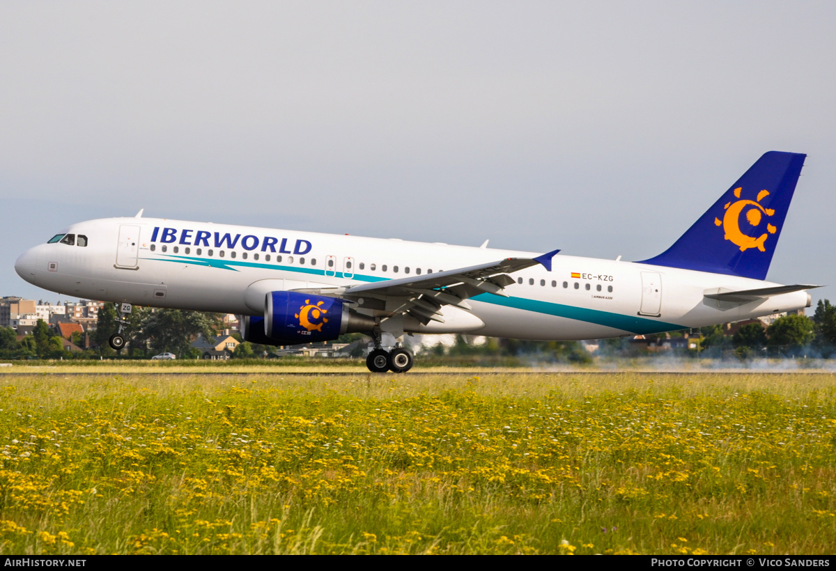 Aircraft Photo of EC-KZG | Airbus A320-214 | Iberworld Airlines | AirHistory.net #745242