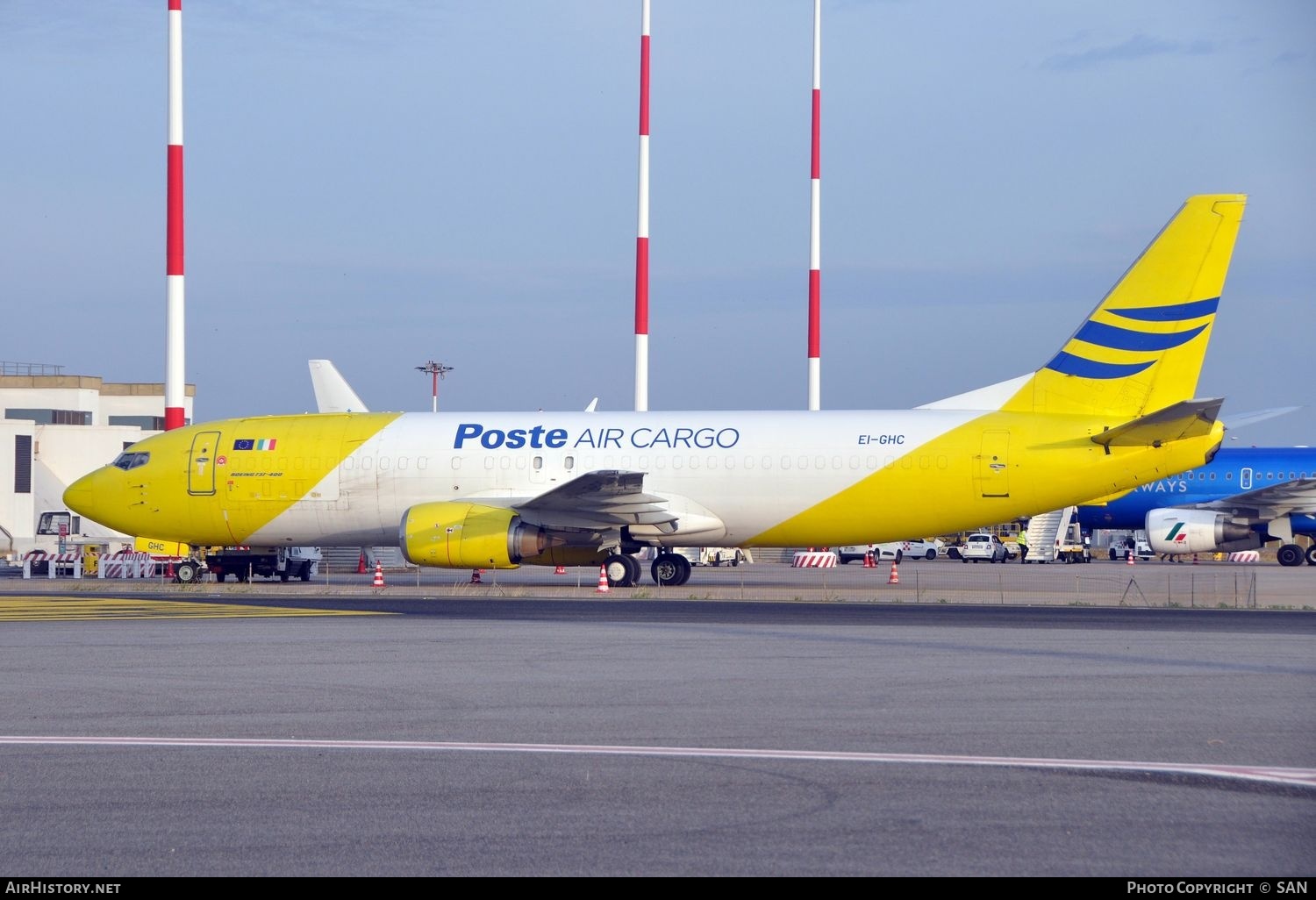 Aircraft Photo of EI-GHC | Boeing 737-490(SF) | Poste Air Cargo | AirHistory.net #745257