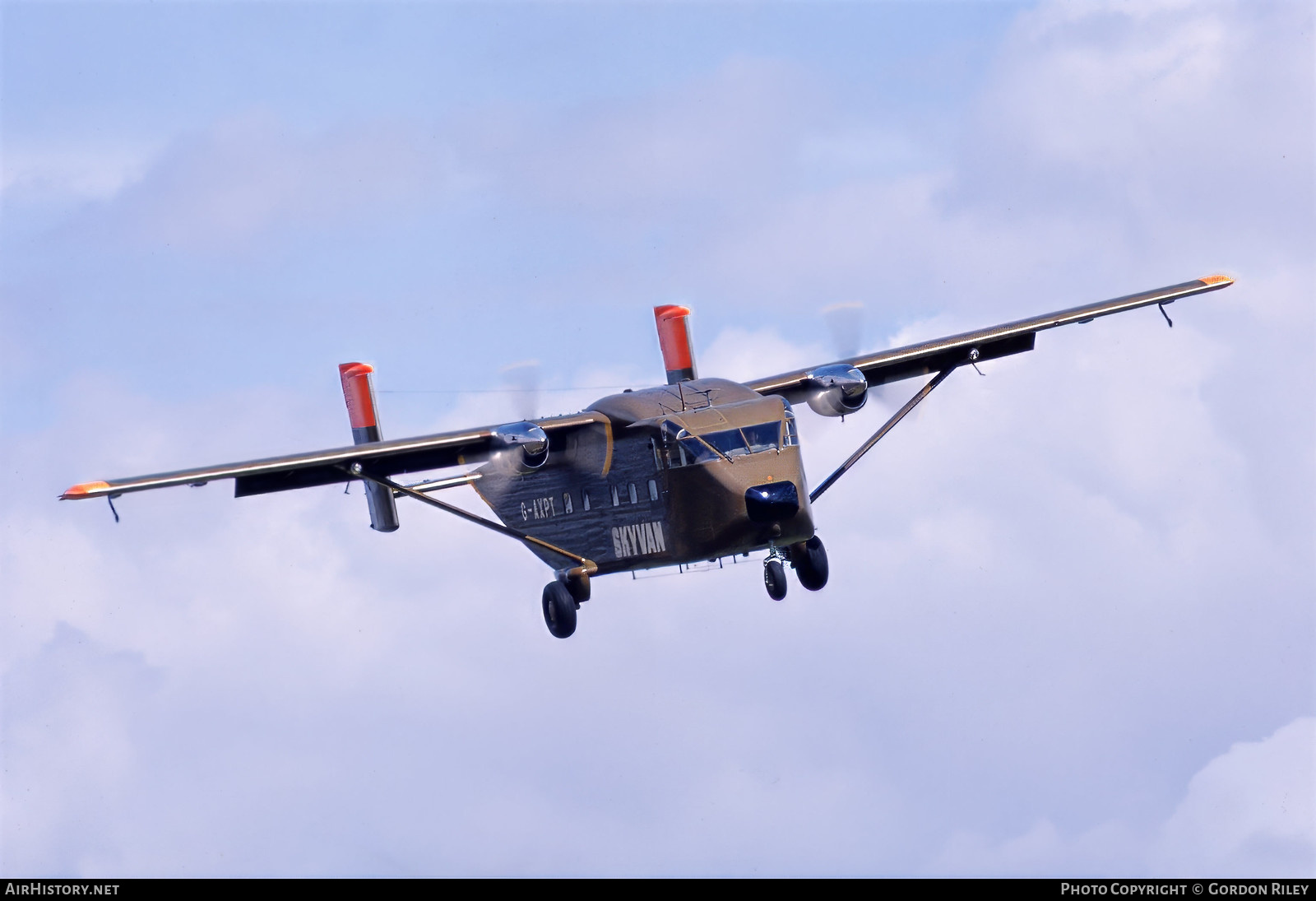 Aircraft Photo of G-AXPT | Short SC.7 Skyvan 3M-400 | AirHistory.net #745372