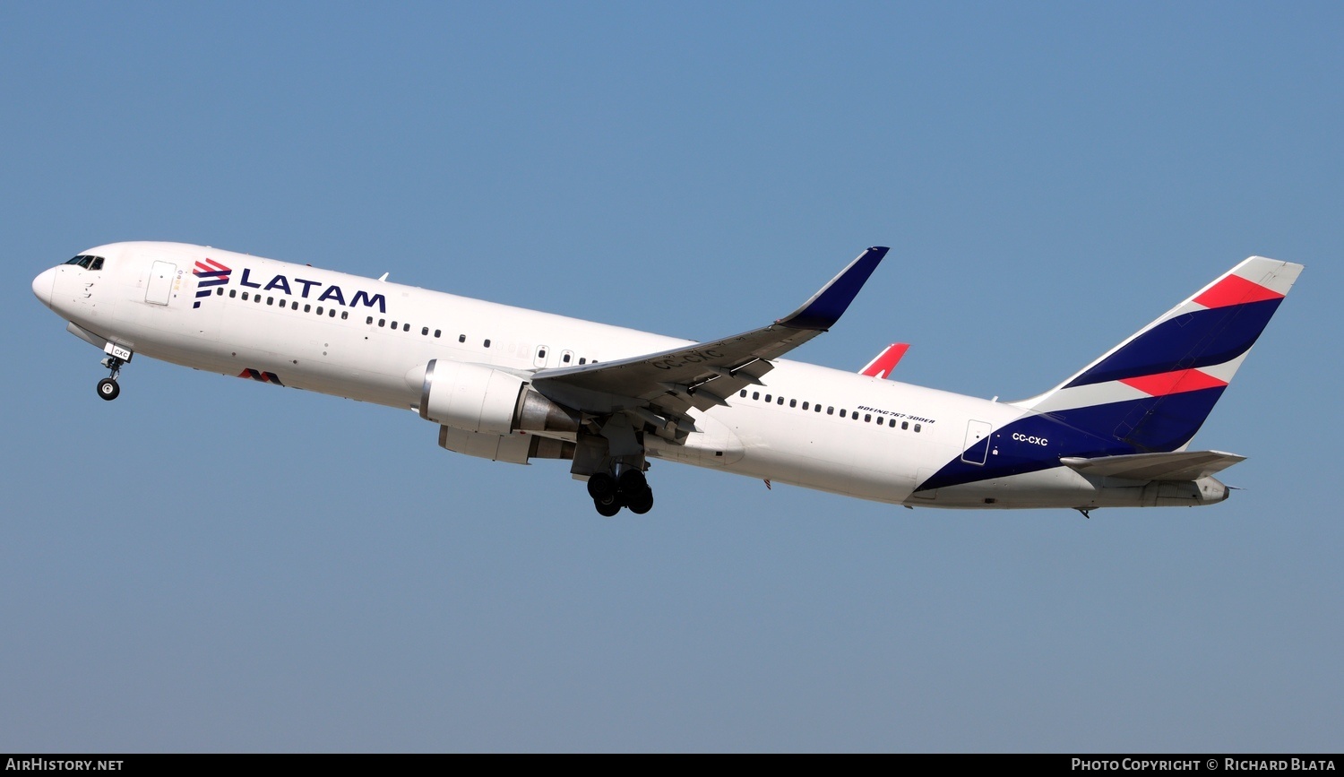 Aircraft Photo of CC-CXC | Boeing 767-316/ER | LATAM Airlines | AirHistory.net #745659