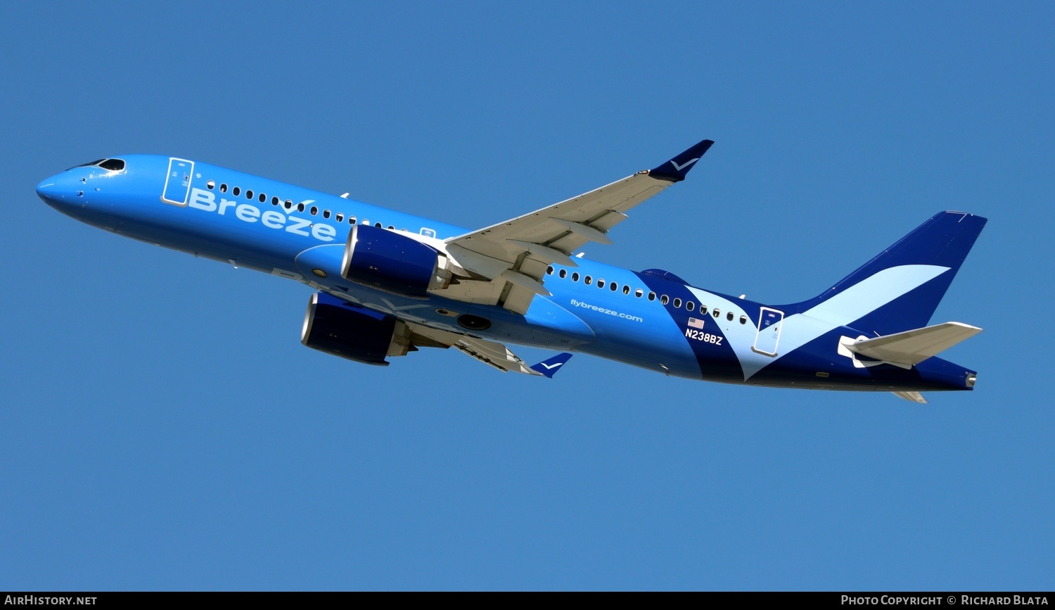 Aircraft Photo of N238BZ | Airbus A220-300 (BD-500-1A11) | Breeze Airways | AirHistory.net #745670