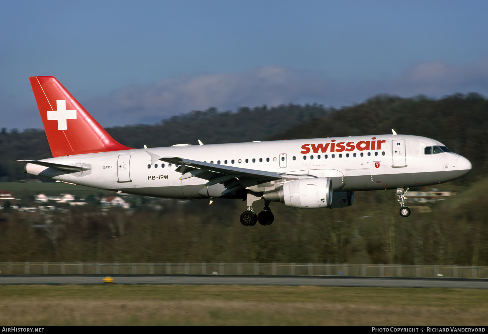 Aircraft Photo of HB-IPW | Airbus A319-112 | Swissair | AirHistory.net #745744