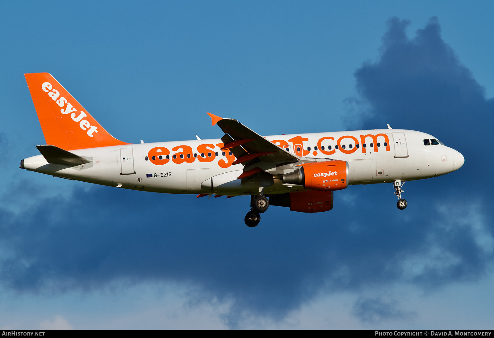 Aircraft Photo of G-EZIS | Airbus A319-111 | EasyJet | AirHistory.net #745859