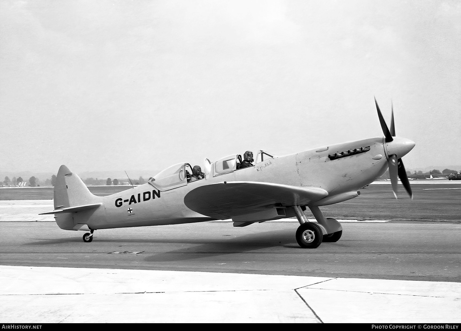 Aircraft Photo of G-AIDN | Supermarine 502 Spitfire T8 | AirHistory.net #745887