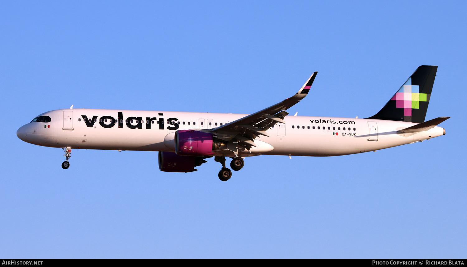 Aircraft Photo of XA-VUK | Airbus A321-271NX | Volaris | AirHistory.net #745991
