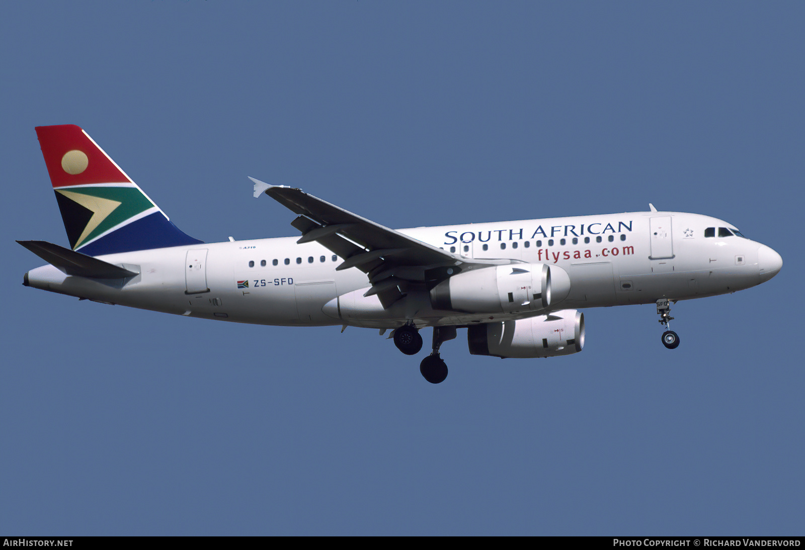 Aircraft Photo of ZS-SFD | Airbus A319-131 | South African Airways | AirHistory.net #746056