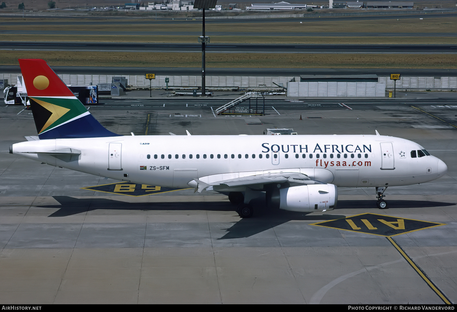 Aircraft Photo of ZS-SFM | Airbus A319-131 | South African Airways | AirHistory.net #746081